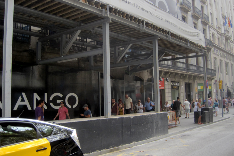 MANGO en Puerta del Ángel, Barcelona: nueva estructura de acero