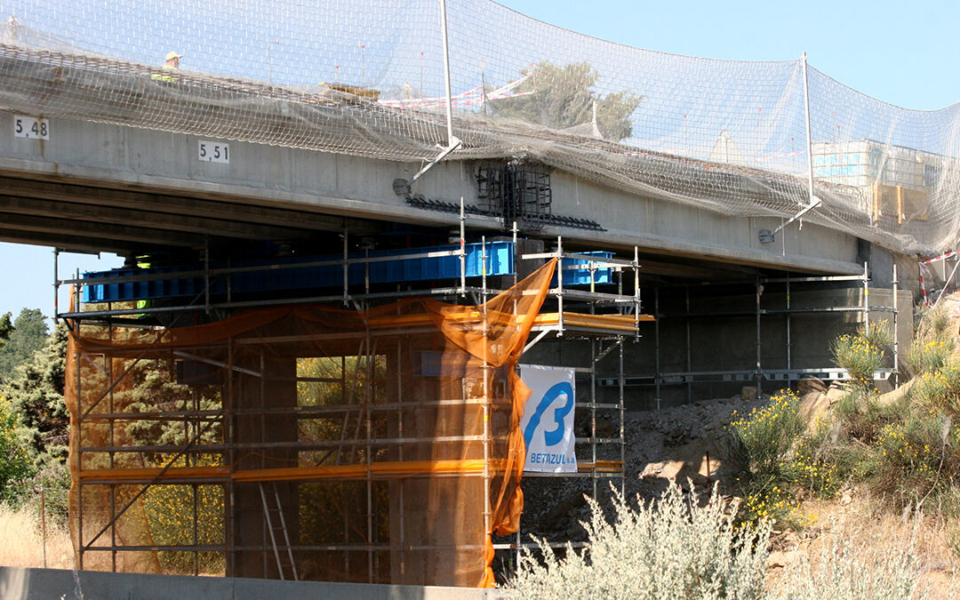 Autovía A1. Puente: reparación apoyos