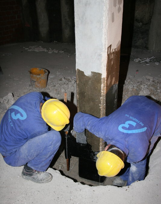 Edificio Calle Pajaritos (Madrid): refuerzo de pilar con fibra de carbono