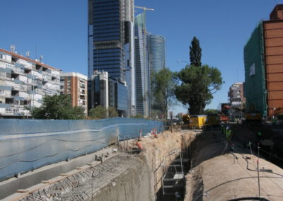 Acceso intercambiador Plaza Castilla: refuerzo de muro